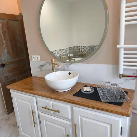 D'hotes - Le Jardin De La Guionie Bed & Breakfast 3*