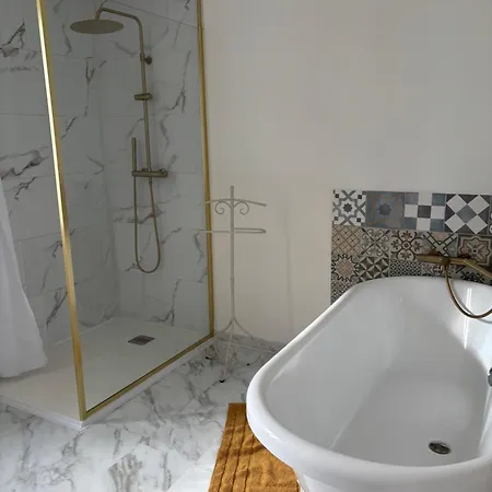 D'hotes - Le Jardin De La Guionie 3*