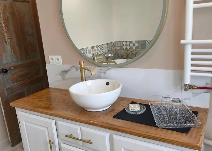 D'hotes - Le Jardin De La Guionie Bed & Breakfast 3*